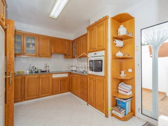 4 chambre Villa/Maison à vendre à Ciutadella, Ciutadella de Menorca avec piscine garage - 780 000 € (Ref: 8528543)