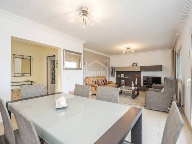 7 makuuhuone Huvila myytävänä paikassa Es Castell mukana uima-altaan - 980 000 € (Ref: 8646059)