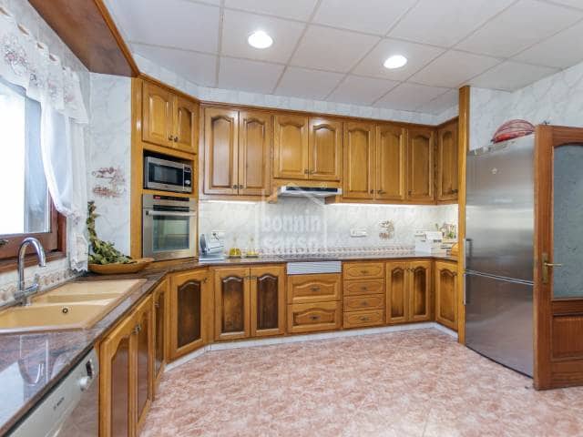 4 soveværelse Villa til salg i Alayor / Alaior med swimmingpool garage - € 990.000 (Ref: 8693201)