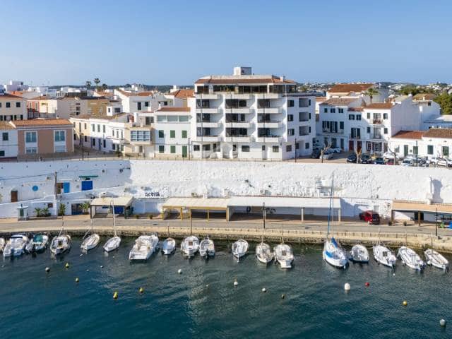 30 Zimmer Strandapartment zu verkaufen in Es Castell mit Garage - 3.500.000 € (Ref: 8916184)