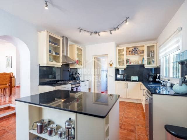 4 soverom Villa til salgs i Es Mercadal med svømmebasseng - € 875 000 (Ref: 8931388)