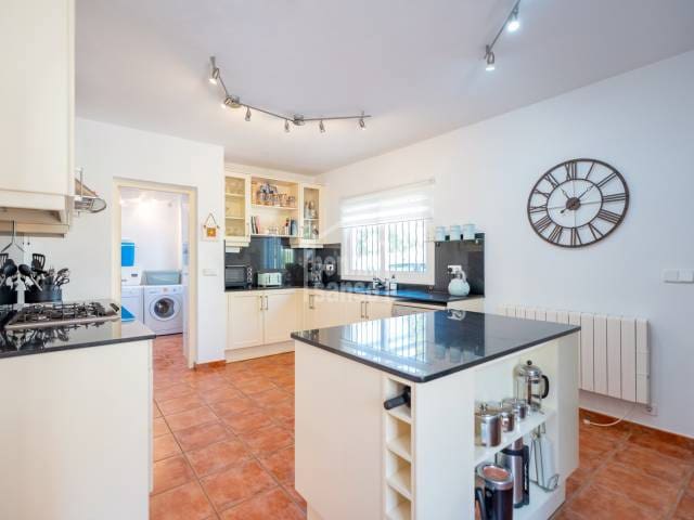 4 Zimmer Villa zu verkaufen in Es Mercadal mit Pool - 875.000 € (Ref: 8931388)