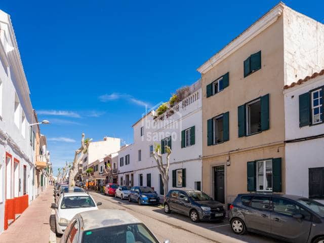 5 makuuhuone Kattohuoneisto myytävänä paikassa Es Castell - 750 000 € (Ref: 8998230)