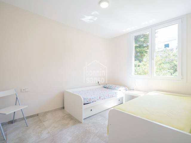 3 camera da letto Appartamento sulla Spiaggia in vendita in Es Mercadal con piscina garage - 505.000 € (Rif: 9016729)