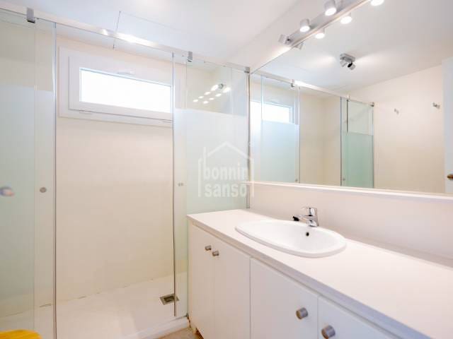 3 camera da letto Appartamento sulla Spiaggia in vendita in Es Mercadal con piscina garage - 505.000 € (Rif: 9016729)