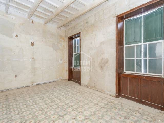 4 soveværelse Penthouse til salg i Mahon / Mao med swimmingpool - € 550.000 (Ref: 9059843)