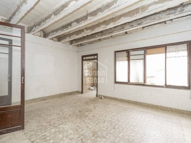 4 soveværelse Penthouse til salg i Mahon / Mao med swimmingpool - € 550.000 (Ref: 9059843)