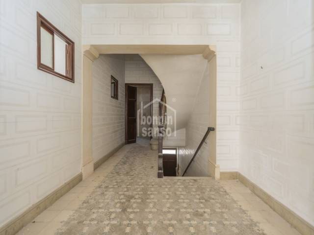 4 soveværelse Penthouse til salg i Mahon / Mao med swimmingpool - € 550.000 (Ref: 9059843)