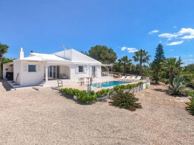 3 bedroom Villa for sale in San Luis / Sant Lluis with pool - € 820,000 (Ref: 9118006)