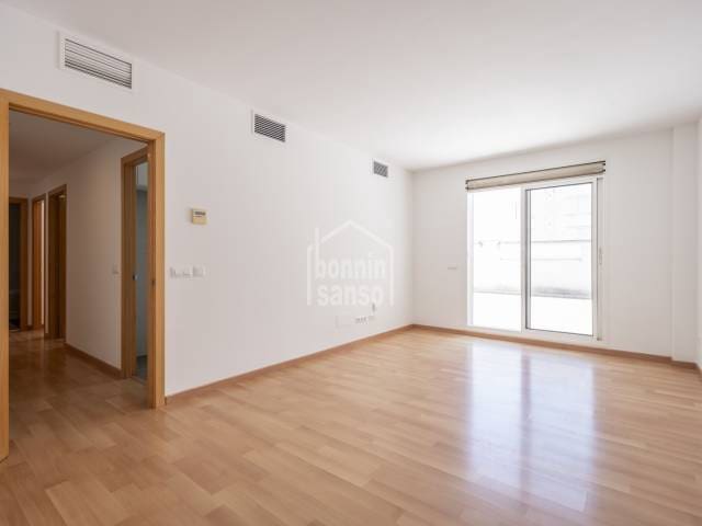 2 bedroom Flat for sale in Mahon / Mao - € 340,000 (Ref: 9126080)