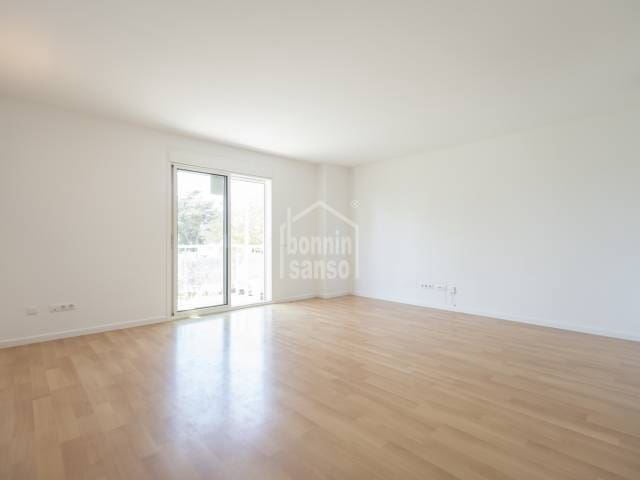 3 bedroom Flat for sale in Mahon / Mao - € 395,000 (Ref: 9126081)