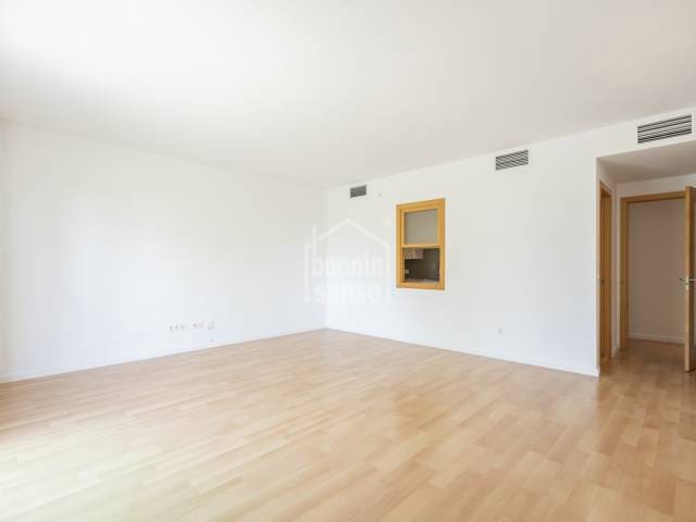 3 bedroom Flat for sale in Mahon / Mao - € 395,000 (Ref: 9126081)