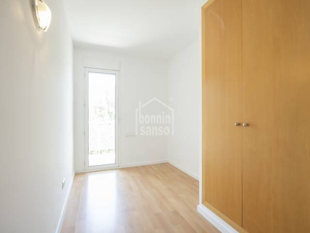 3 slaapkamer Flat te koop in Mahón / Maó - € 395.000 (Ref: 9126081)