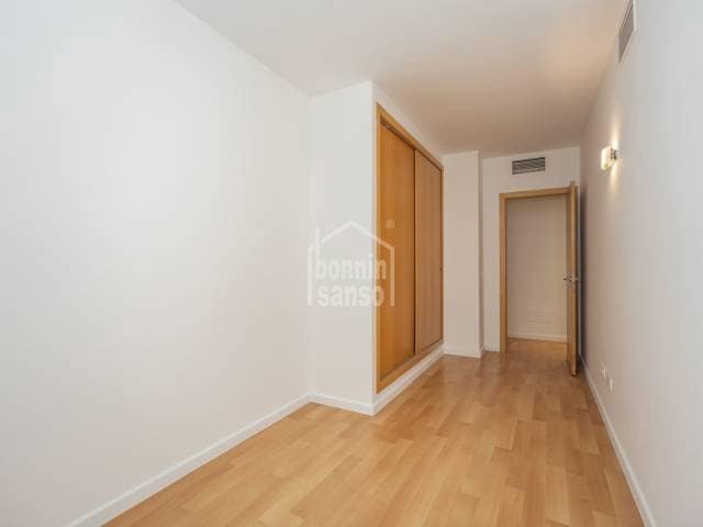3 slaapkamer Flat te koop in Mahón / Maó - € 395.000 (Ref: 9126081)