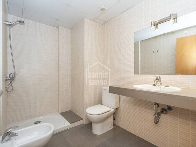 3 slaapkamer Flat te koop in Mahón / Maó - € 395.000 (Ref: 9126081)