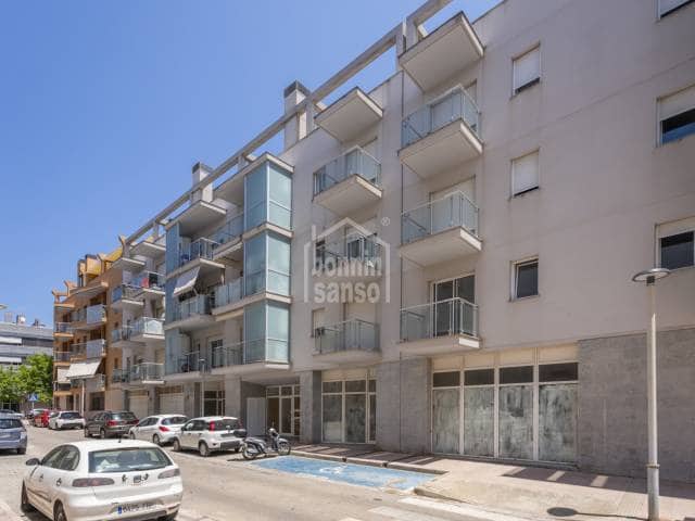 3 slaapkamer Flat te koop in Mahón / Maó - € 395.000 (Ref: 9126081)