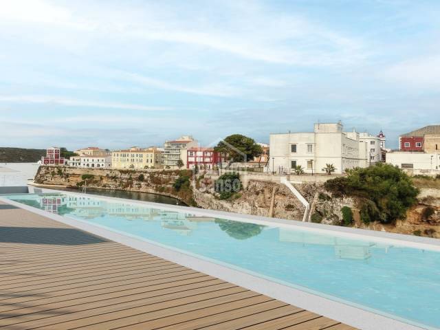 2 soveværelse Lejlighed til salg i Es Castell med swimmingpool - € 349.000 (Ref: 9127493)