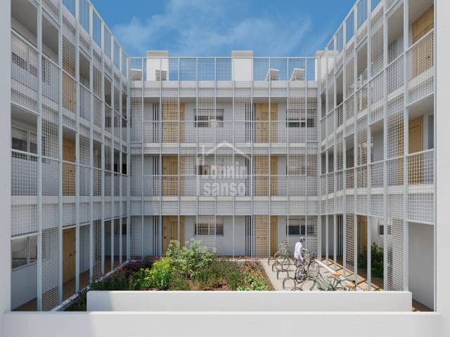 2 soveværelse Lejlighed til salg i Es Castell med swimmingpool - € 349.000 (Ref: 9127493)