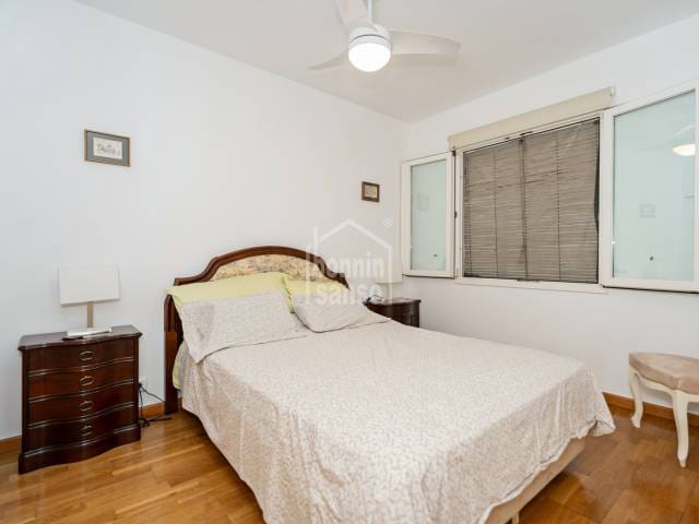 2 slaapkamer Strandappartement te koop in Mahon / Mao - € 495.000 (Ref: 9135895)