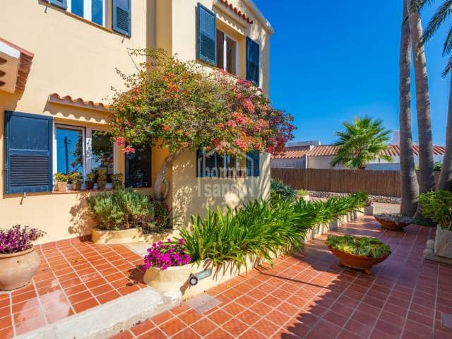 4 chambre Villa/Maison à vendre à Es Castell avec piscine garage - 890 000 € (Ref: 9295919)