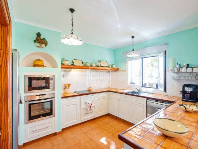 4 chambre Villa/Maison à vendre à Es Castell avec piscine garage - 890 000 € (Ref: 9295919)