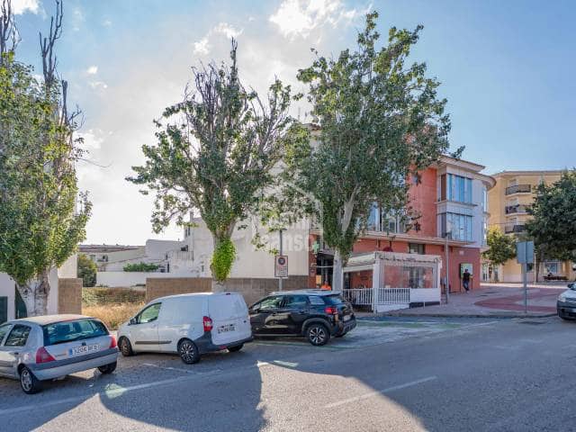 3 bedroom Flat for sale in Mahon / Mao - € 450,000 (Ref: 9311438)