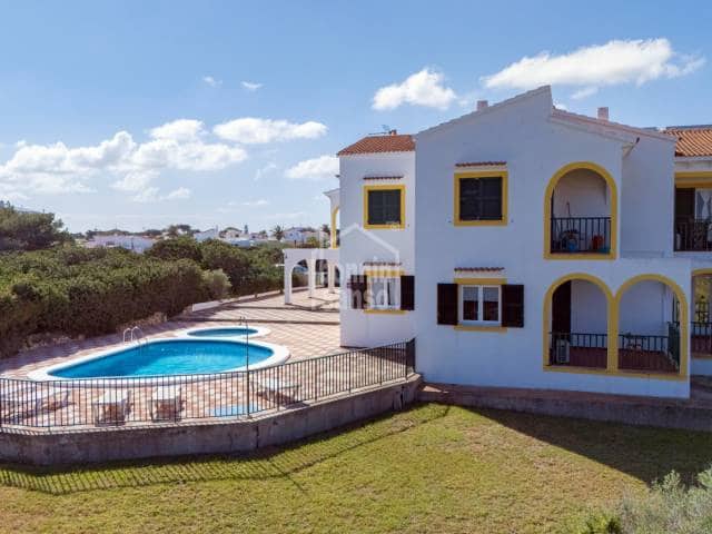 1 sovrum Strandlägenhet till salu i Ciutadella de Menorca med pool - 240 000 € (Ref: 9343802)