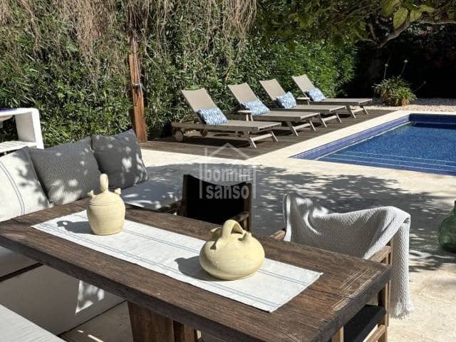 6 bedroom Villa for sale in Es Castell with pool garage - € 1,295,000 (Ref: 9343924)