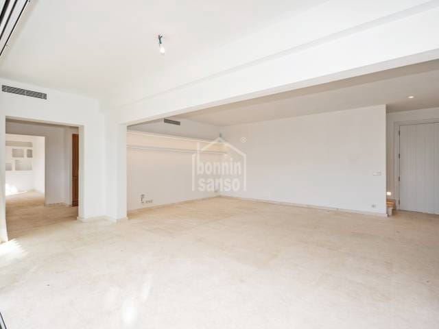 4 soveværelse Finca/Landehus til salg i Es Castell med swimmingpool garage - € 1.195.000 (Ref: 9352099)