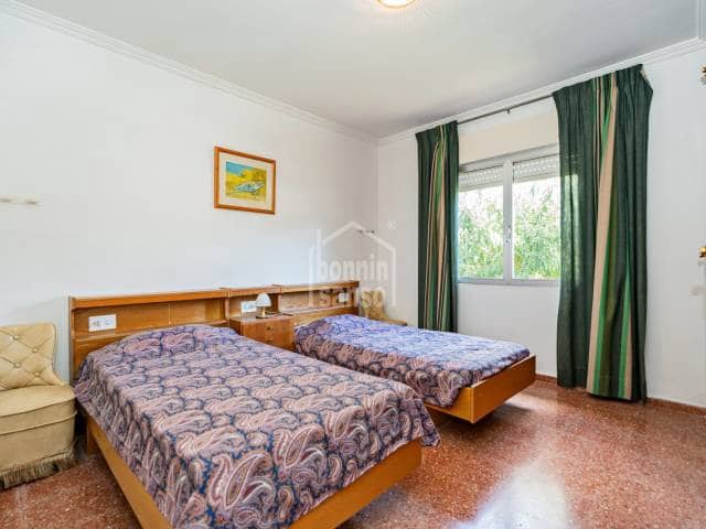 3 bedroom Villa for sale in Mahón / Maó with garage - € 595,000 (Ref: 9352783)