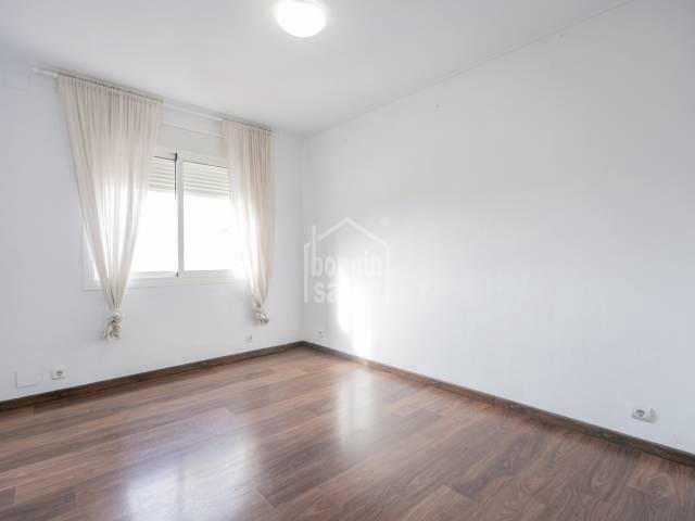 2 bedroom Flat for sale in Es Castell - € 273,000 (Ref: 9399747)