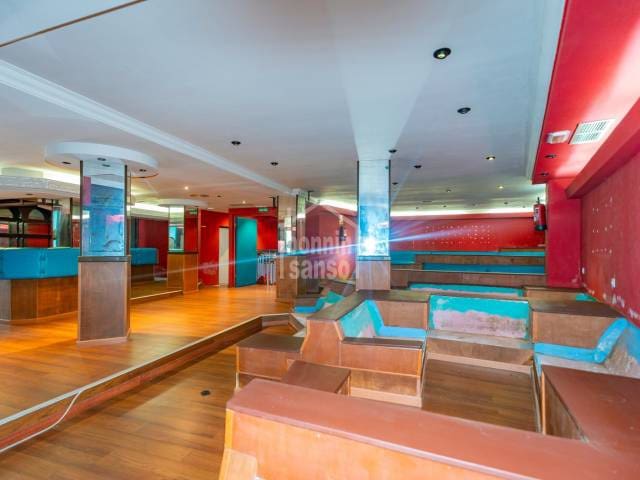 3 bedroom Flat for sale in Es Castell - € 1,750,000 (Ref: 9409861)