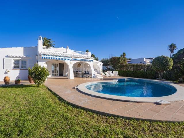 Chalet de 3 habitaciones en Mahón / Maó en venta con piscina - 1.600.000 € (Ref: 9421534)