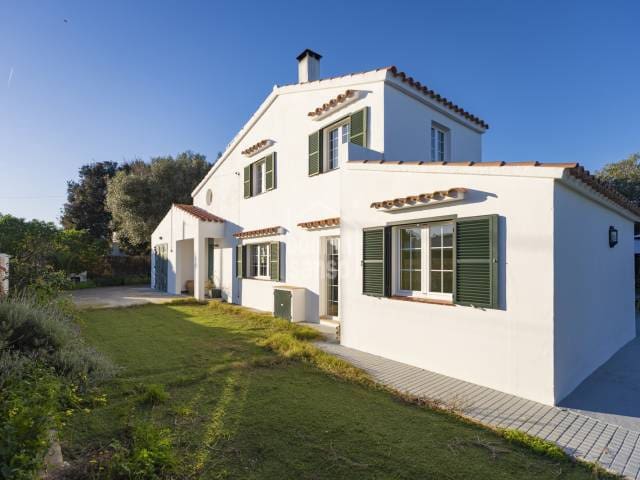 5 bedroom Villa for sale in Es Castell with garage - € 720,000 (Ref: 9496547)