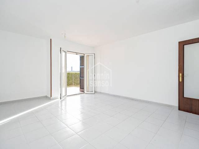 4 chambre Appartement de Plage à vendre à Es Castell - 450 000 € (Ref: 9558880)