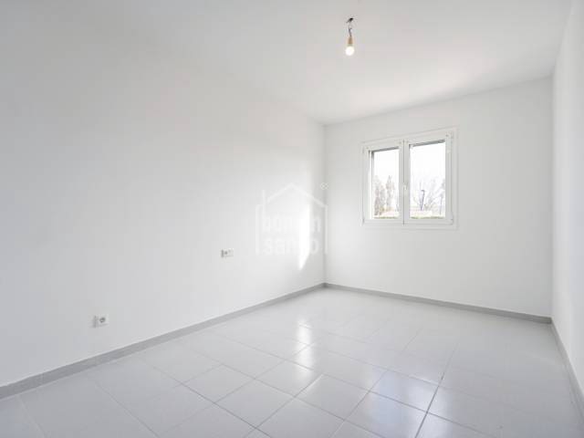 4 chambre Appartement de Plage à vendre à Es Castell - 450 000 € (Ref: 9558880)