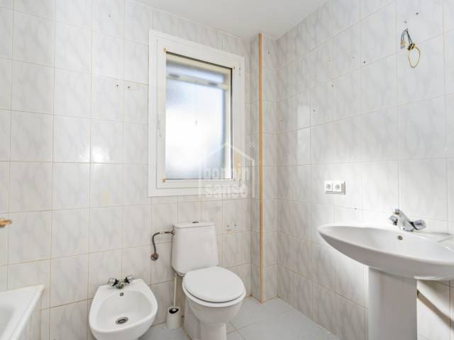 4 chambre Appartement de Plage à vendre à Es Castell - 450 000 € (Ref: 9558880)