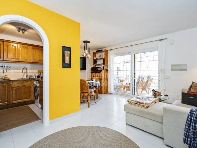 2 bedroom Flat for sale in Es Mercadal with pool - € 275,000 (Ref: 9675060)