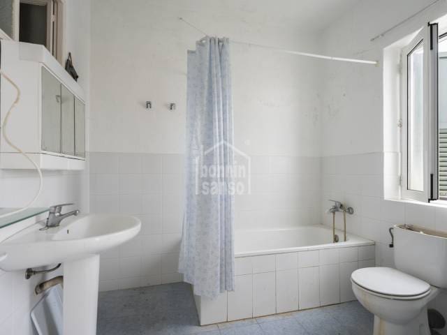 2 bedroom Flat for sale in Mahon / Mao - € 290,000 (Ref: 9730885)