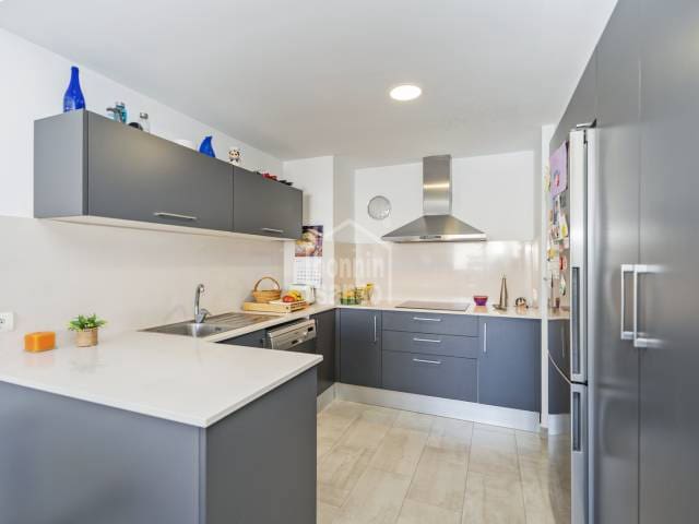 3 soveværelse Lejlighed til salg i Mahón / Maó med swimmingpool - € 490.000 (Ref: 9740069)