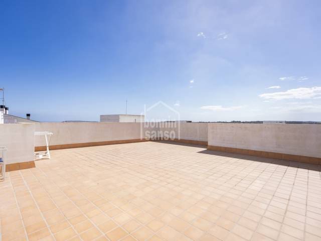 3 soveværelse Lejlighed til salg i Mahón / Maó med swimmingpool - € 490.000 (Ref: 9740069)