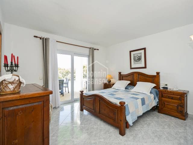 Chalet de 3 habitaciones en Mahón / Maó en venta con piscina garaje - 1.150.000 € (Ref: 9805529)