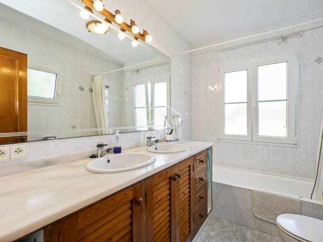 Chalet de 3 habitaciones en Mahón / Maó en venta con piscina garaje - 1.150.000 € (Ref: 9805529)