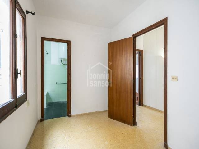 5 Zimmer Wohnung zu verkaufen in Mahón / Maó - 295.000 € (Ref: 9814670)