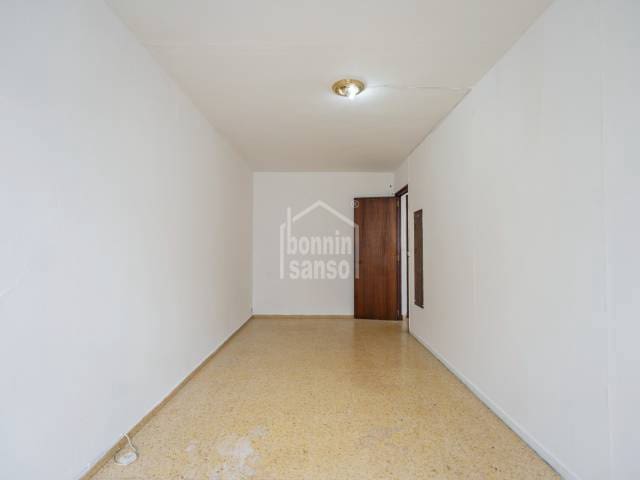 5 Zimmer Wohnung zu verkaufen in Mahón / Maó - 295.000 € (Ref: 9814670)