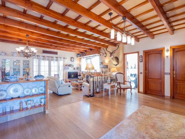 4 quarto Moradia para venda em San Luis / Sant Lluis com piscina garagem - 895 000 € (Ref: 9820776)