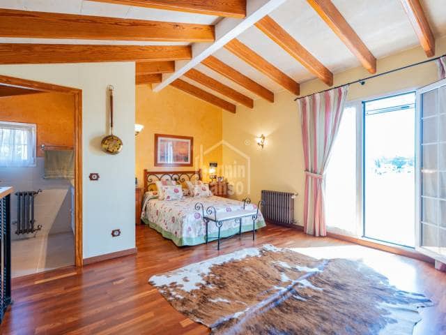 4 quarto Moradia para venda em San Luis / Sant Lluis com piscina garagem - 895 000 € (Ref: 9820776)