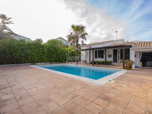 3 chambre Villa/Maison à vendre à Mahón / Maó avec piscine garage - 700 000 € (Ref: 9821647)