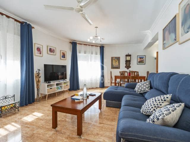 4 bedroom Flat for sale in Mahon / Mao - € 325,000 (Ref: 9860565)