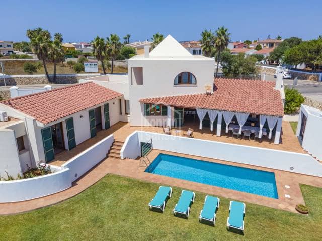 4 soverom Villa til salgs i Ciutadella de Menorca med svømmebasseng garasje - € 1 330 000 (Ref: 9865893)
